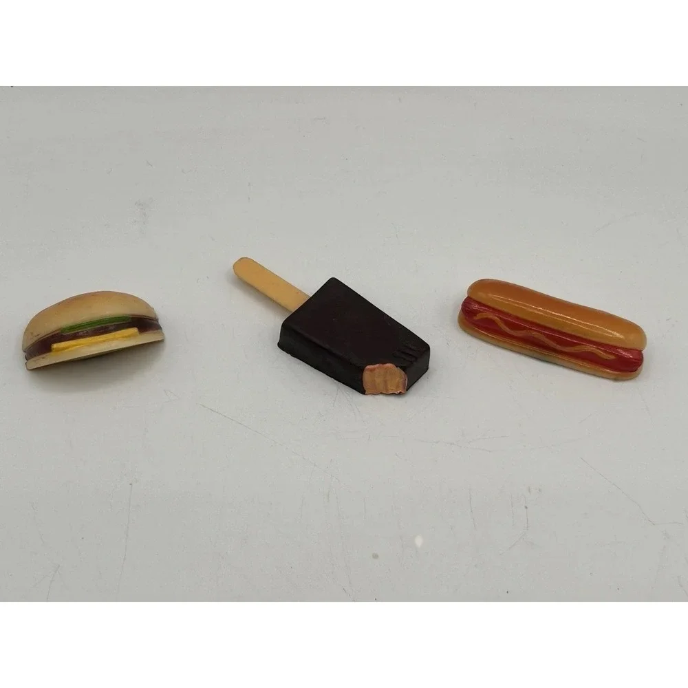 The Unbranded Brand vtg hamburger